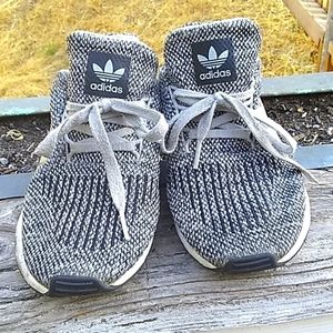 Kids size 1, NIKE Ortholite running shoes in gray and black